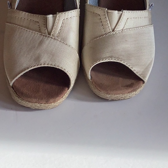 TOM’S Women’s Wedding Wedges Satin/Cream Peep Toe - Picture 6 of 9